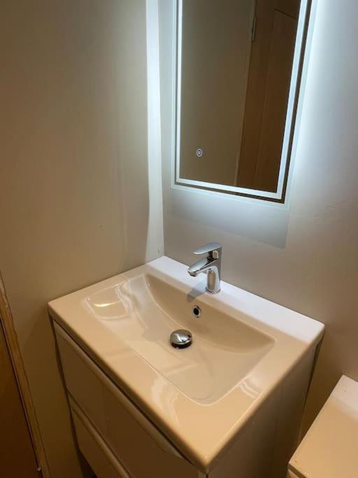 40 Cosy Compact Space In Quiet Location In